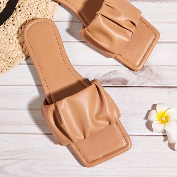 SHEIN Shoes - Square toe sandals